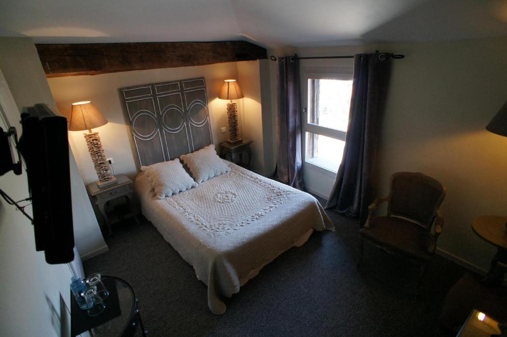 Hotel De La Tour Châtillon-sur-Chalaronne Rum bild